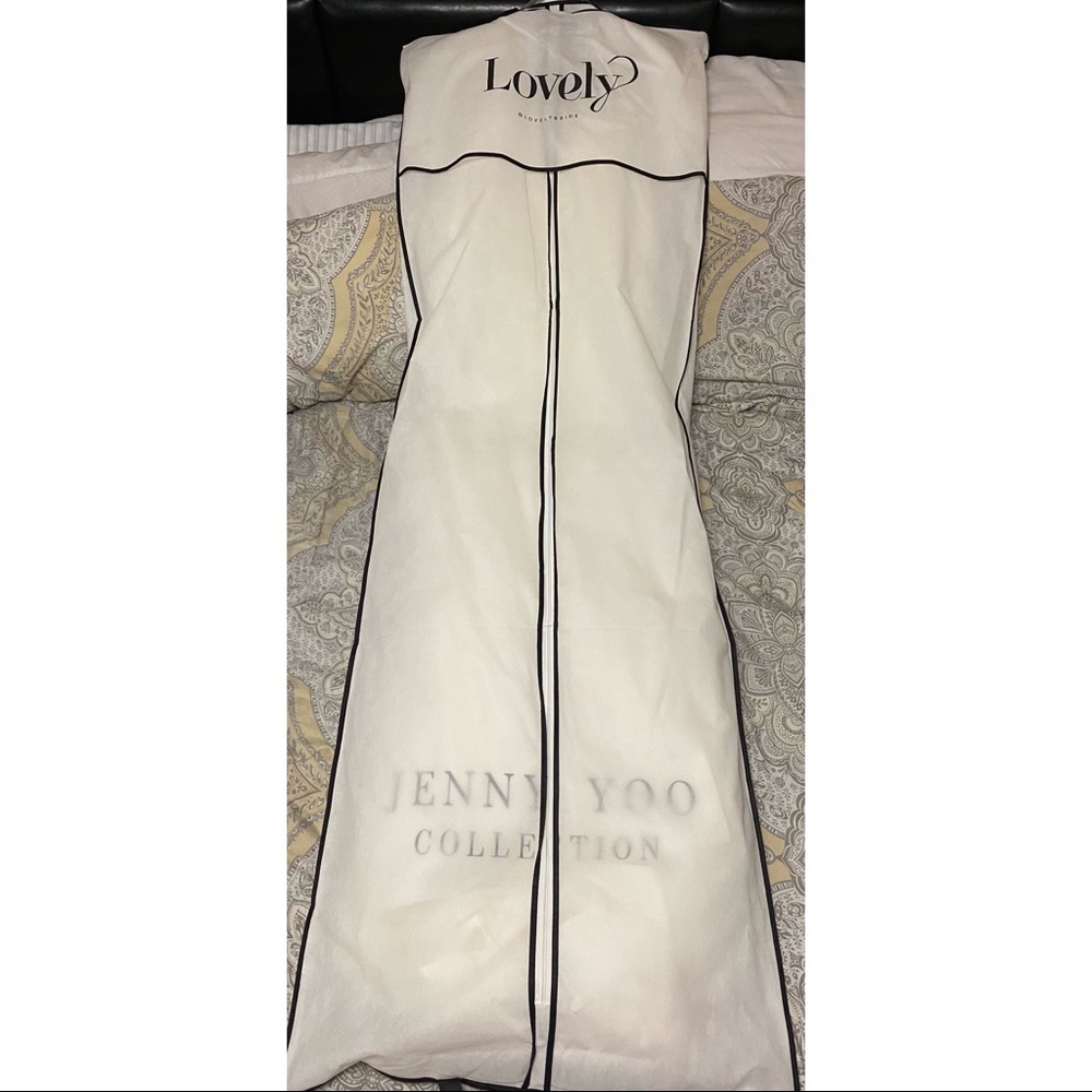 Lovely Bride Wedding Dress - Picture 2 of 10
